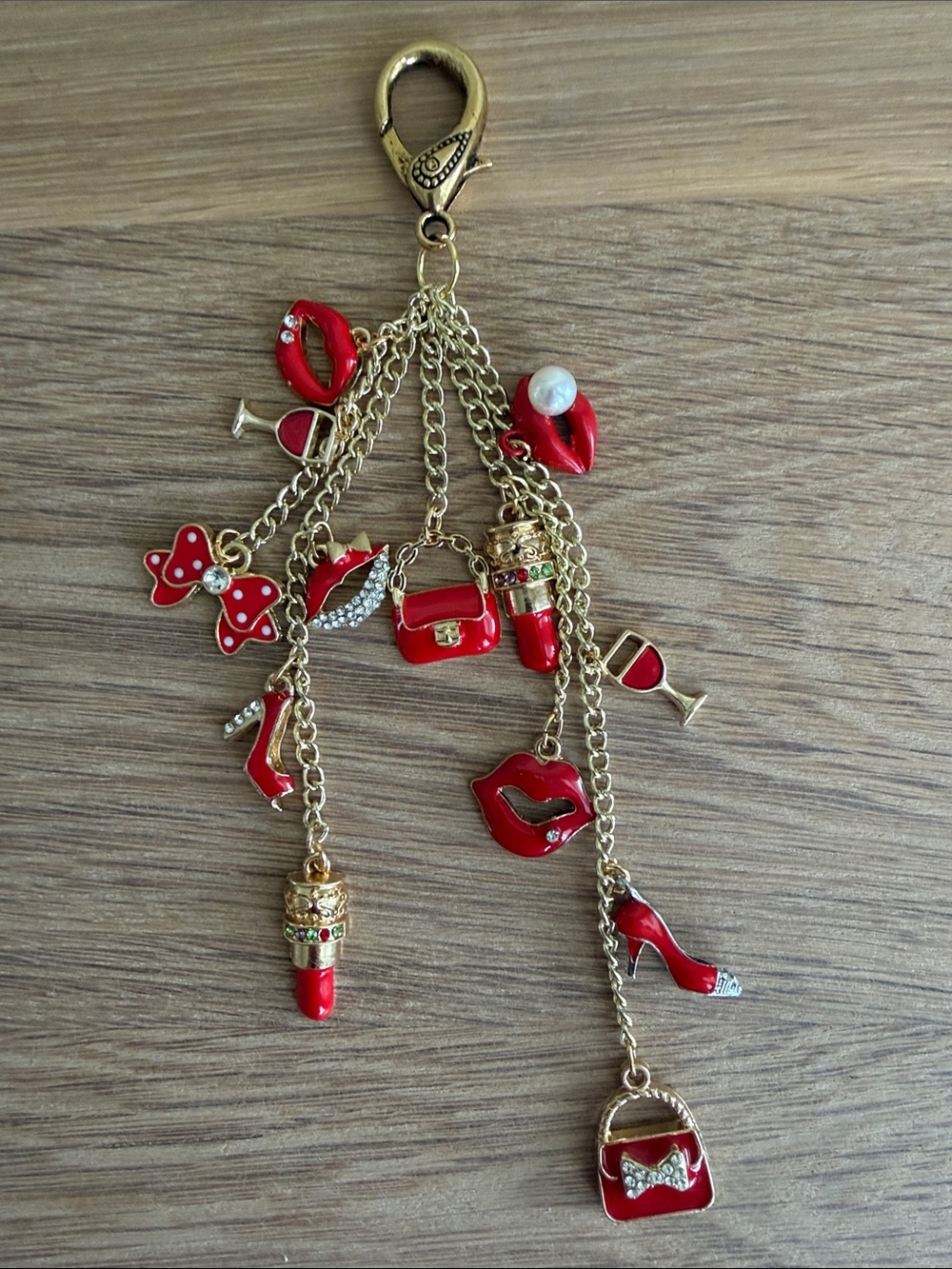 HAND CRAFTED RED & GOLD CHARM KEYCHAIN BAG ACCESSORY Bags Lips Heels & Wine - Picture 3 of 6